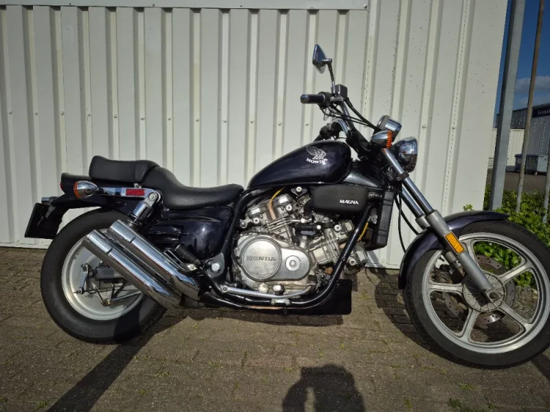 Honda Supermagna VF700c, stoere chopper
