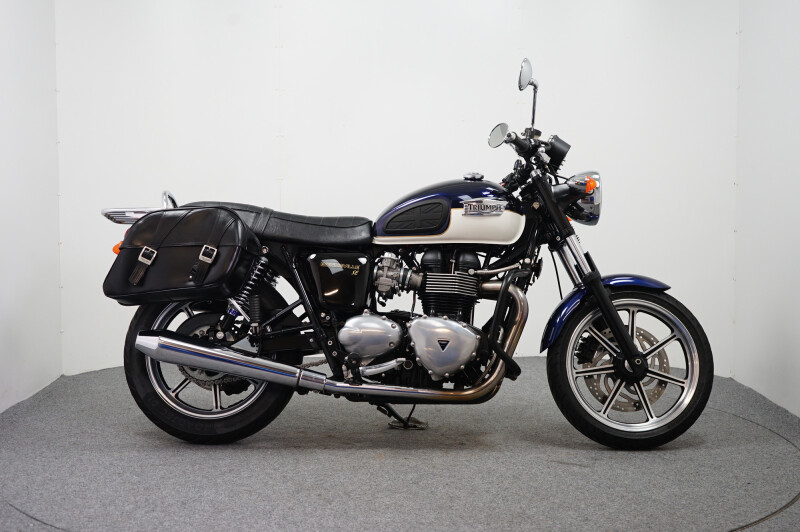 Triumph BONNEVILLE