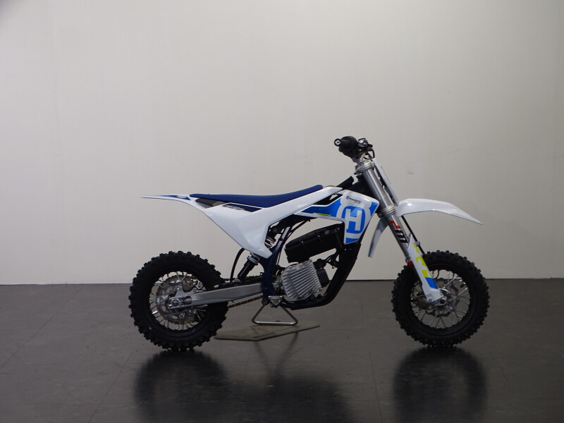 Husqvarna EE 3