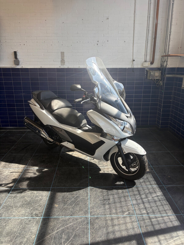 Honda Scooter SW-T400 ABS Silverwing