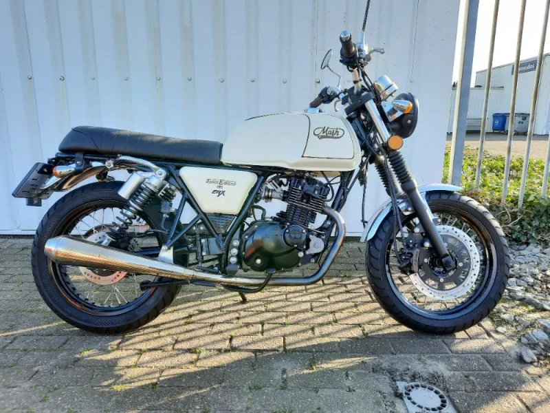 Mash Brown Seven. 125cc uit 2019, als nieuw