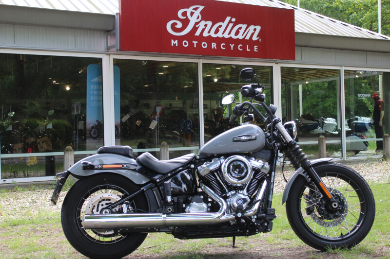 Harley-Davidson Softail  Streetbob