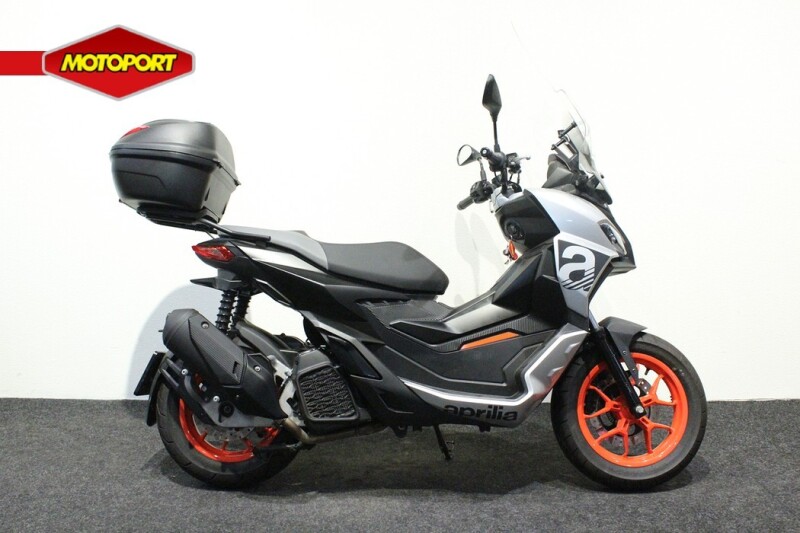 Aprilia SR GT 200 SPORT
