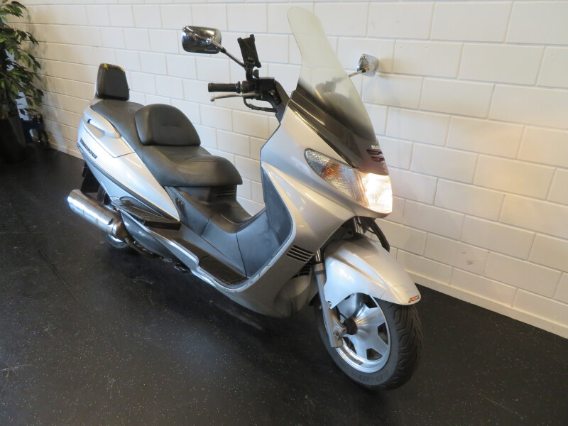 SUZUKI BURGMAN 400 DEGELIJKE SCOOTER!! - € 1.250 - foto 2