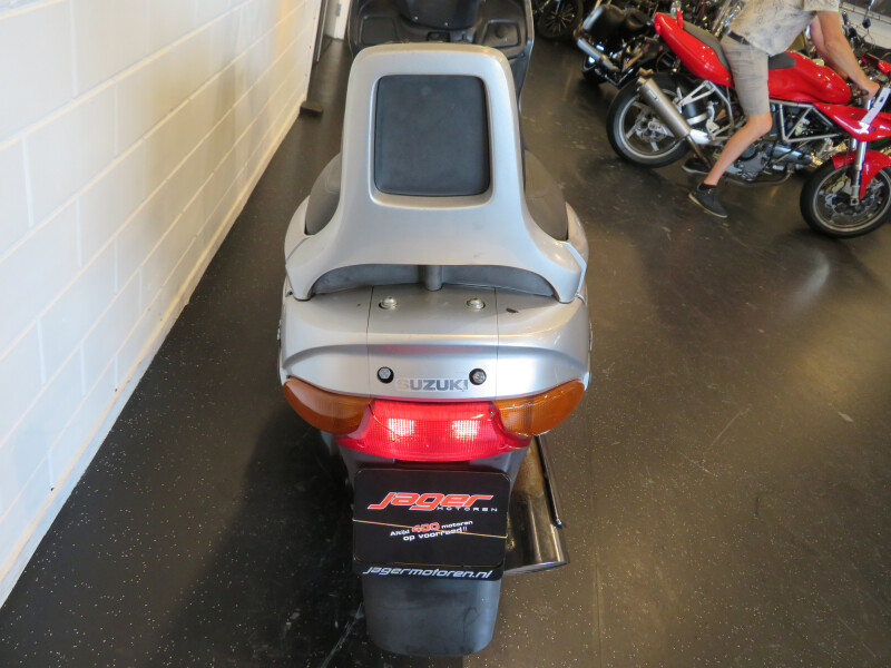 SUZUKI BURGMAN 400 DEGELIJKE SCOOTER!! - € 1.250 - foto 4