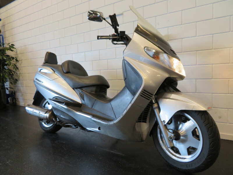 SUZUKI BURGMAN 400 DEGELIJKE SCOOTER!! - € 1.250 - foto 8