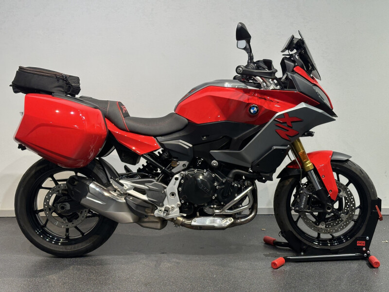 BMW F 900 XR