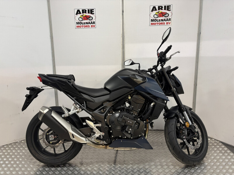 Honda CB750 Hornet E-Clutch