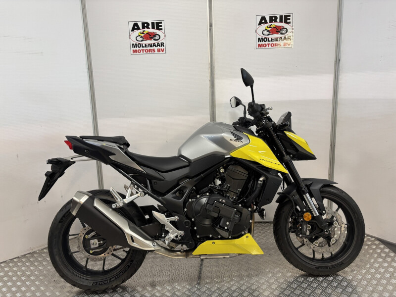 Honda CB750 Hornet E-Clutch