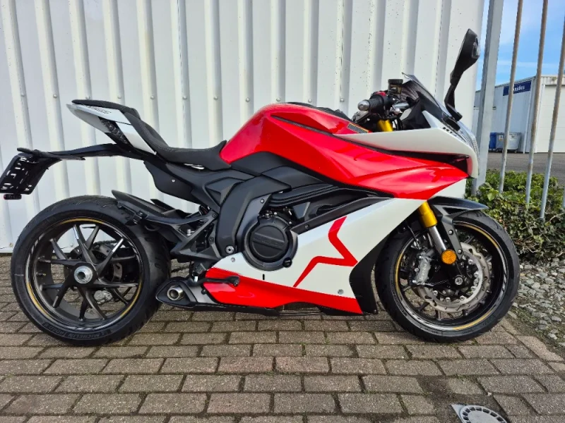 De Nieuwe Mash K750 Supersport