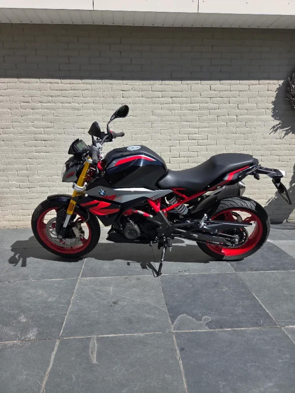 Bmw g 310 r  10-2024  2800 km