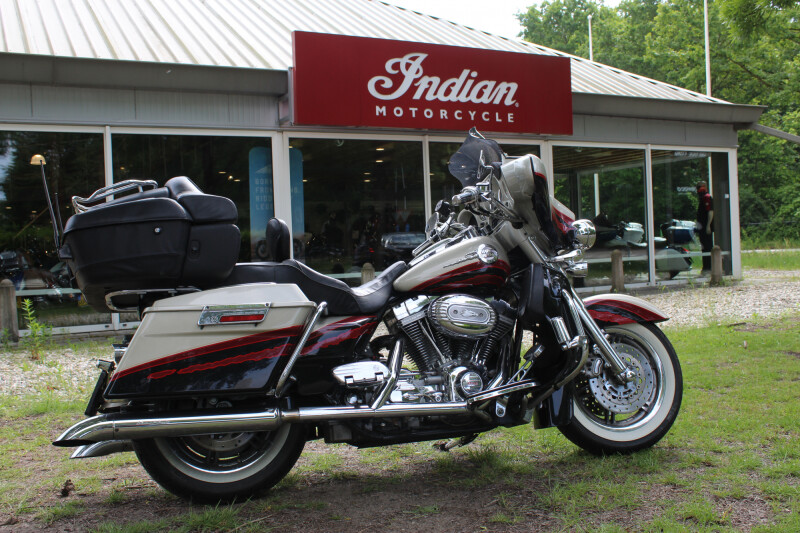 Harley-Davidson Electra Glide  FLHTCUSE