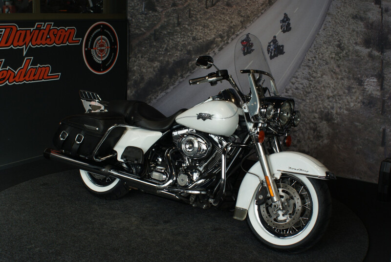 Harley-Davidson FLHRCI Road King Classic 103