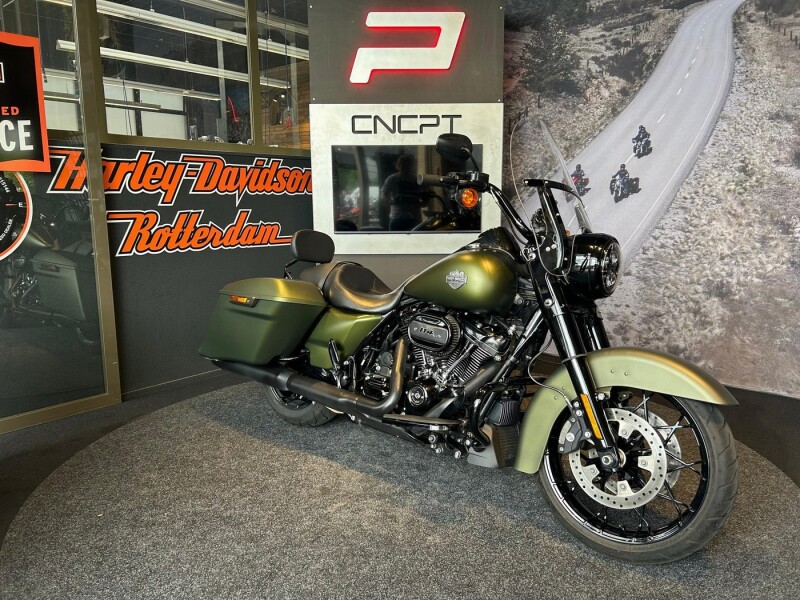 Harley-Davidson FLHRXS ROAD KING SPECIAL