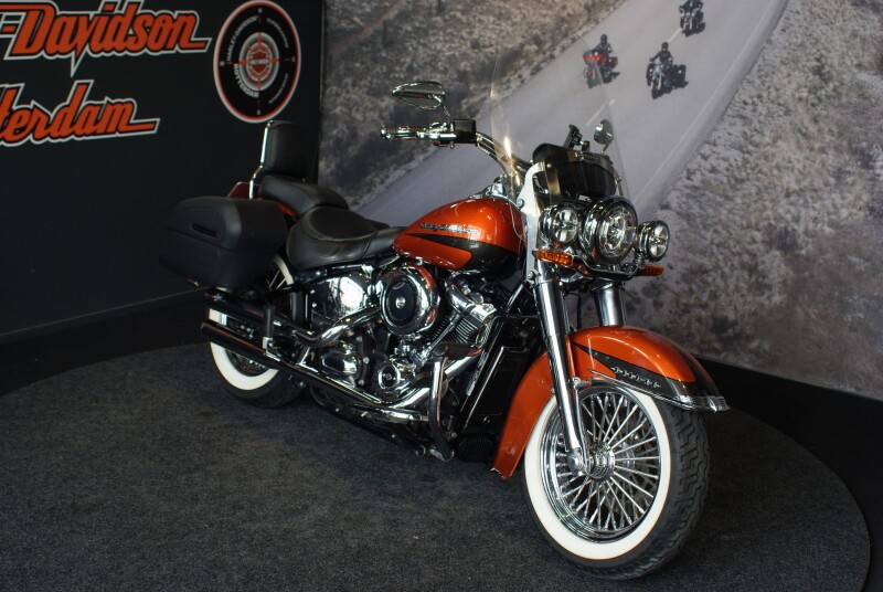 Harley-Davidson FLDE Deluxe Custom Color