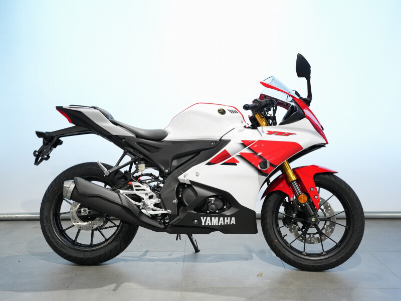 Yamaha YZF R 125  70TH ANNIVERSARY