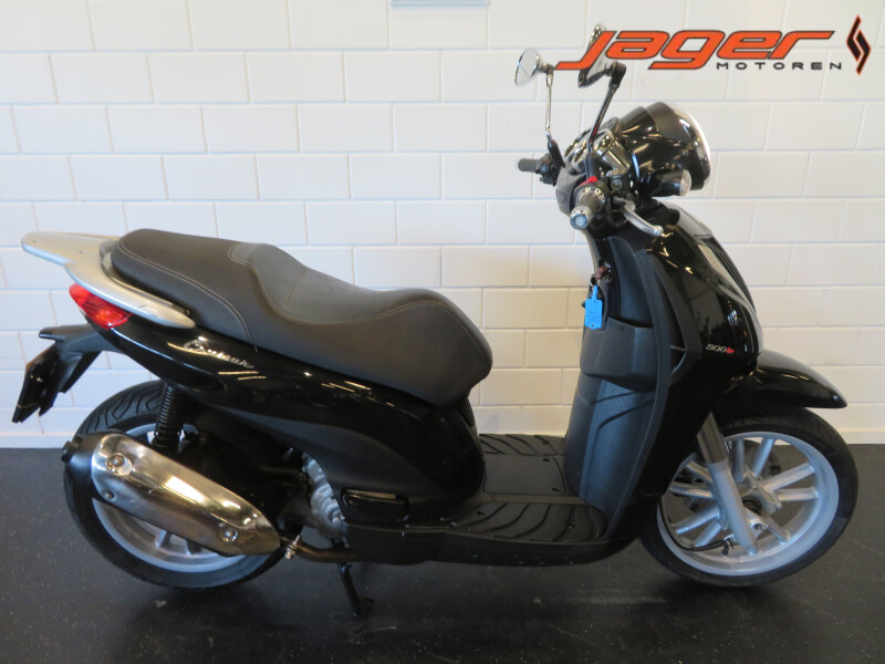 PIAGGIO CARNABY 300 ZEER FRAAI!
