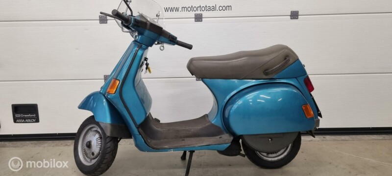 Vespa cosa 200 scooter