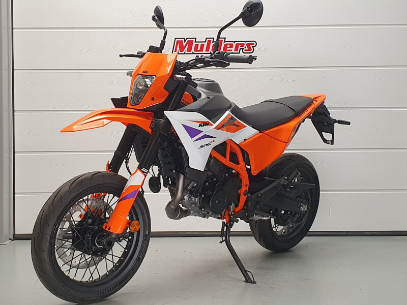 KTM 390 SMC R KTM 390 SMC-R