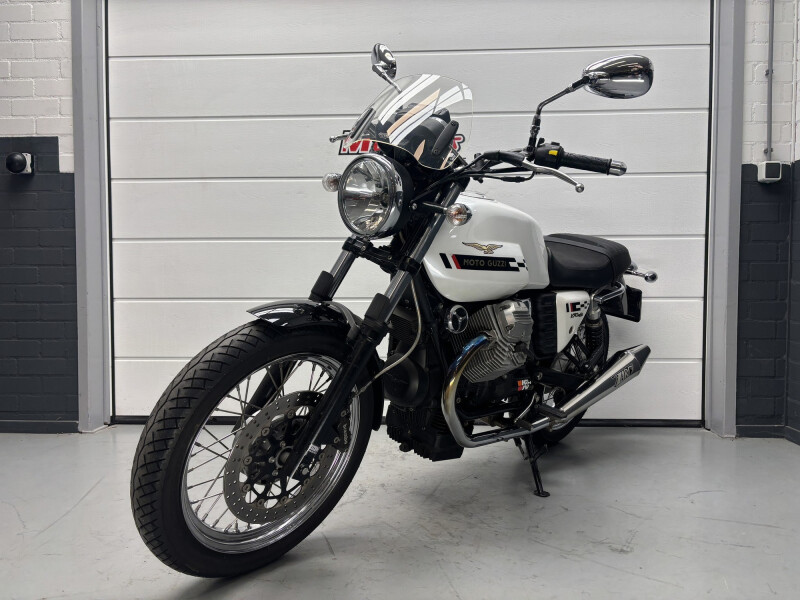 Moto Guzzi V7 CAFÉ CLASSIC