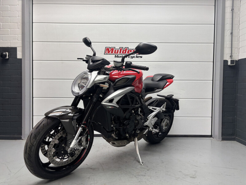 MV agusta BRUTALE 800