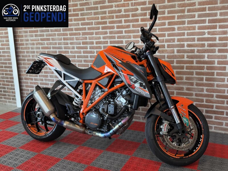 KTM 1290 SuperDuke R Titanium Akrapovic, Volledige historie