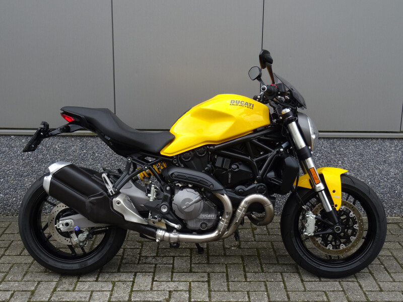 DUCATI MONSTER 821