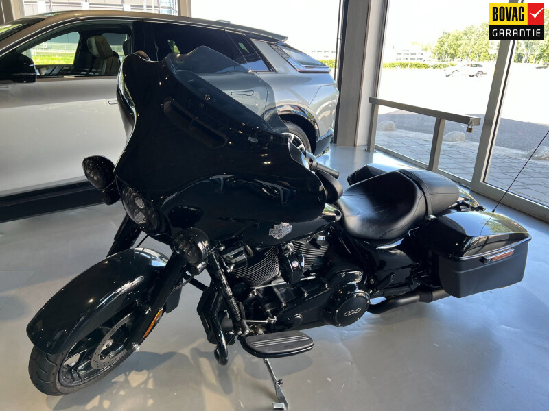 Harley Davidson Tour 114 FLHXS Street Glide Special