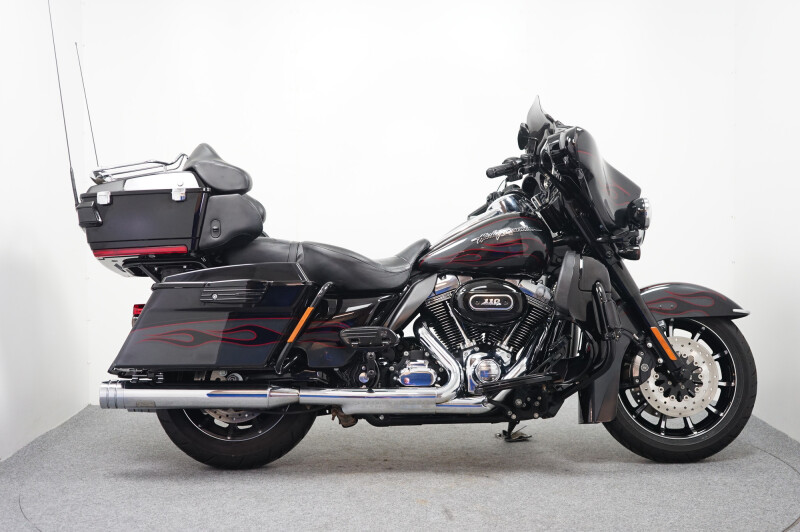 Harley-Davidson FLHTCUSE ELECTRA GLIDE ULTRA SREAMING EAGLE