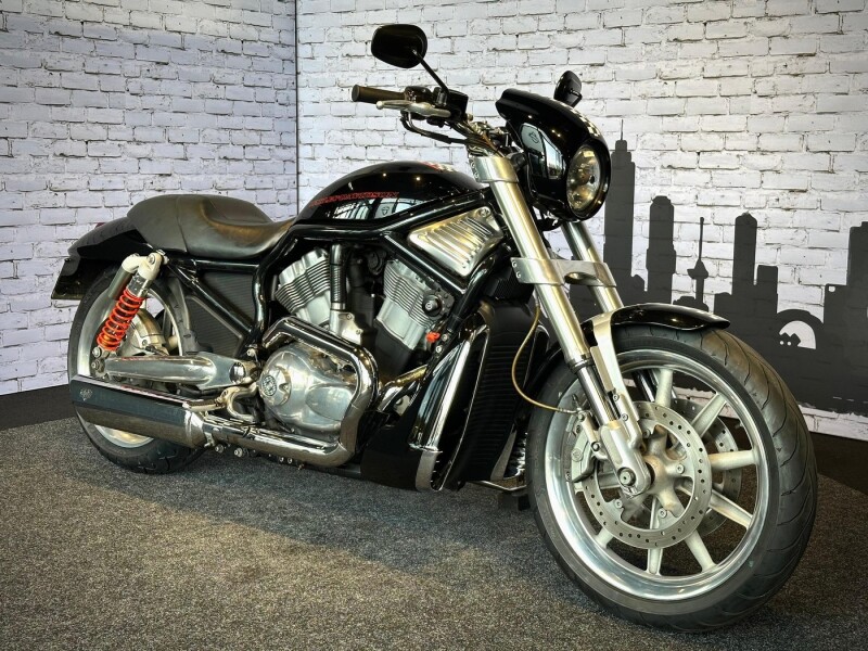 Harley-Davidson VRSCR STREET ROD