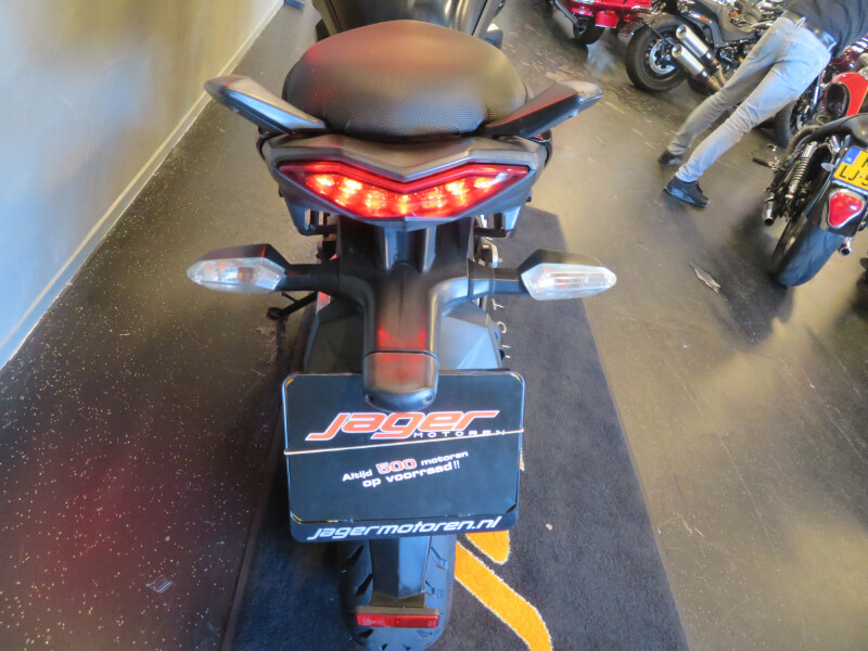 KAWASAKI VERSYS 650 BLACK EDITION! - € 3.850 - foto 4