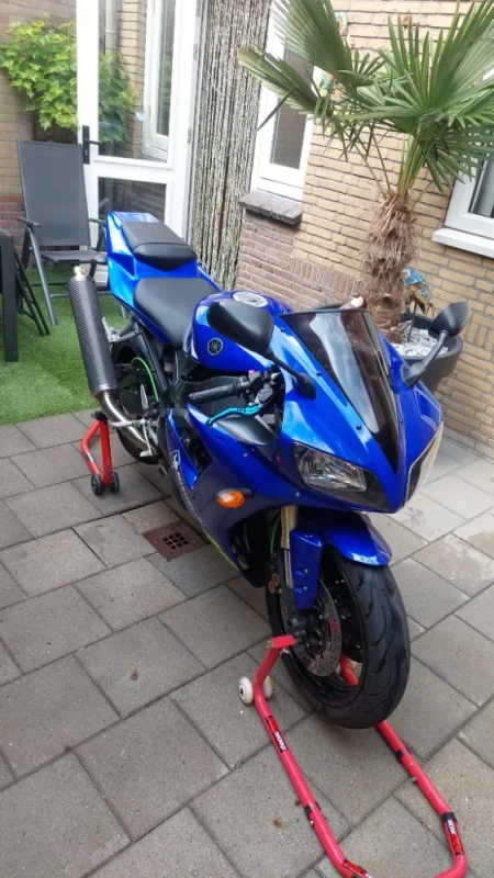 Yamaha r1