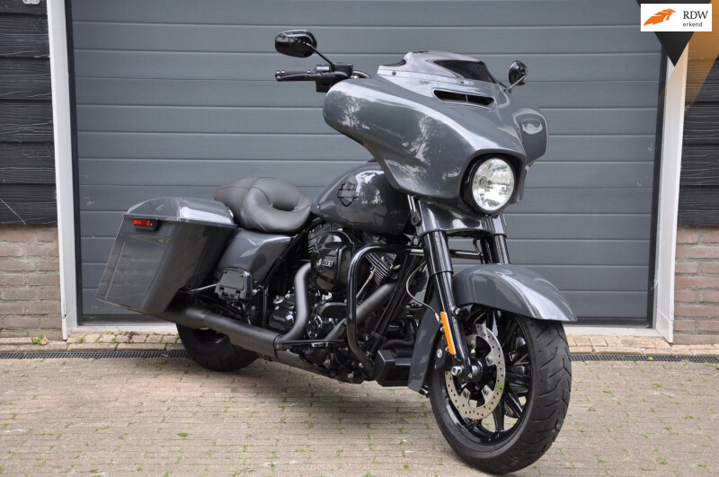 Harley Davidson Electra / Street Glide 103