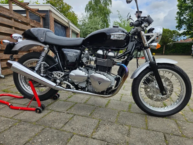 Triumph Thruxton 900 Bonneville caferacer zeer goede staat!
- € 4.750