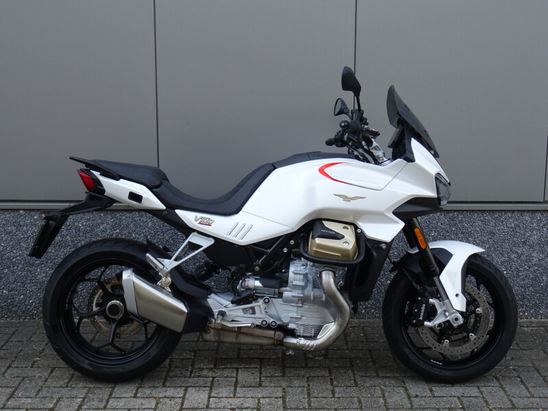 MOTO GUZZI V 100 MANDELLO