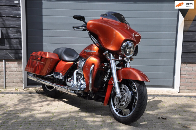 Harley Davidson FLHX Street Glide 103 ABS Zeer nette motor