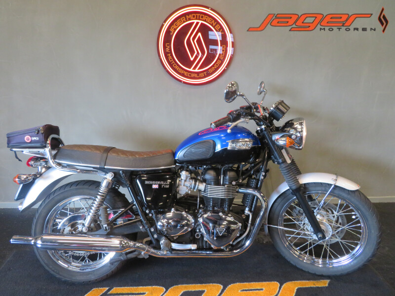 TRIUMPH BONNEVILLE T100 SUPERFRAAI!