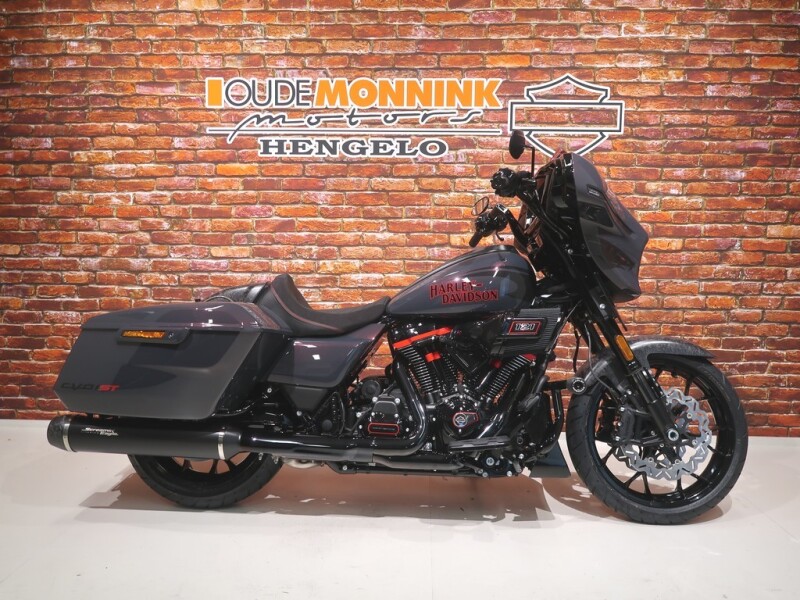 Harley-Davidson FLHXSTSE Street Glide CVO 121