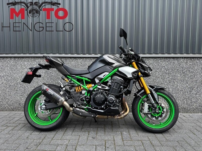 Kawasaki Z900 SE PERFORMANCE AKRAPOVIC