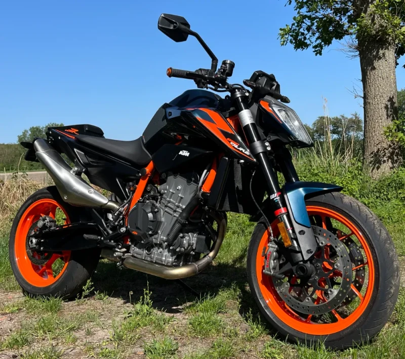 KTM 890 Duke R