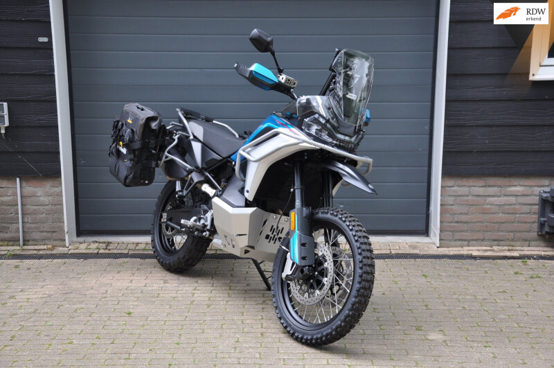 CFMoto 800 MT-X 4000 Euro extra's 3300 km