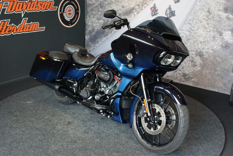 Harley-Davidson FLTRXSE CVO ROAD GLIDE