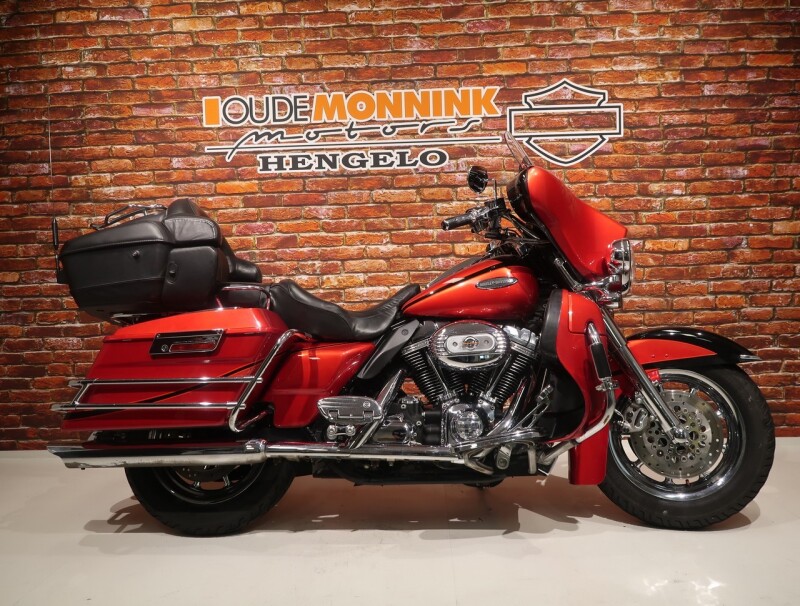 Harley-Davidson FLHTCUSE CVO 1790