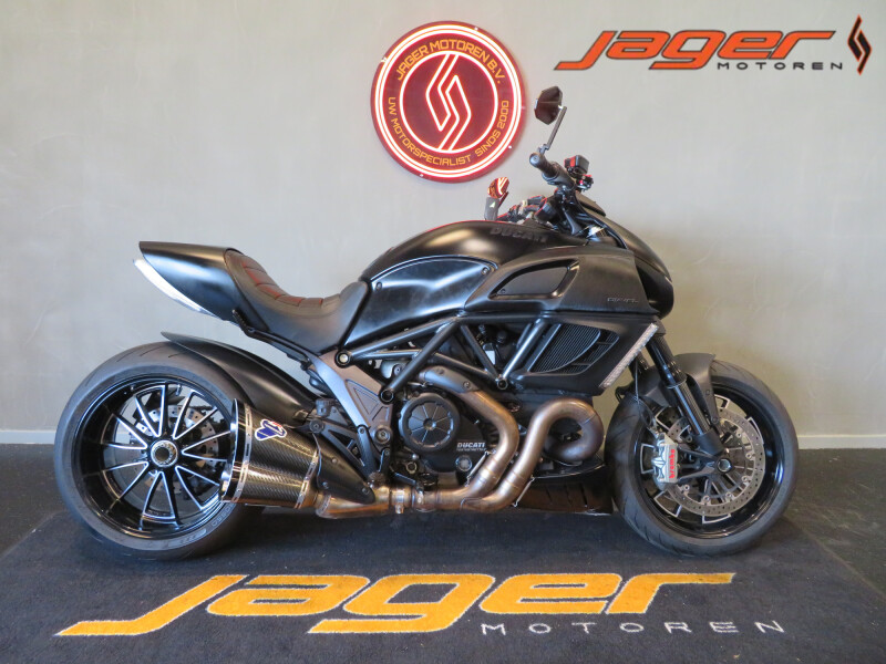 DUCATI DIAVEL BLACK-EDITION!! TERMIONI