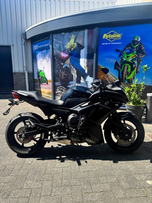 Yamaha XJ6