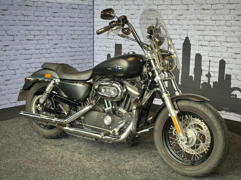 Harley-Davidson XL1200 Custom Limited B