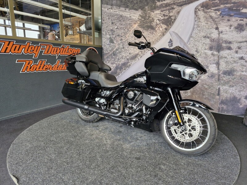 Harley-Davidson FLTRXL ROAD GLIDE LIMITED Black Trim - Vivid Black