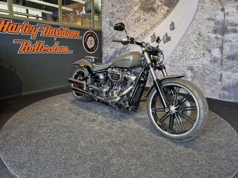 Harley-Davidson BREAKOUT 114