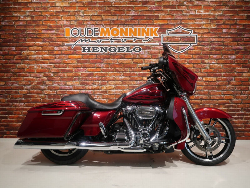 Harley-Davidson FLHXS Street Glide Spec. 107