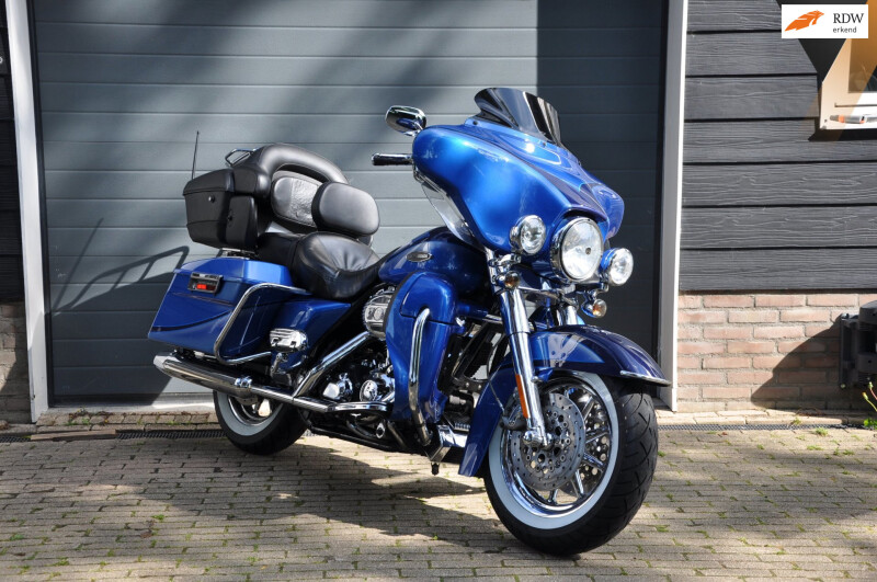Harley Davidson Electra Glide Classic Ultra CVO 110 FLHTCUSE